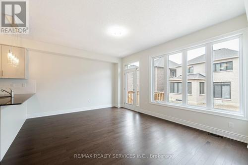 29 Bermondsey Way E, Brampton (Bram West), ON - Indoor