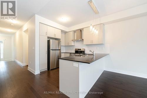 29 Bermondsey Way E, Brampton (Bram West), ON - Indoor Photo Showing Kitchen With Stainless Steel Kitchen With Double Sink