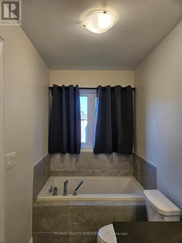 29 Bermondsey Way E, Brampton (Bram West), ON - Indoor Photo Showing Bathroom