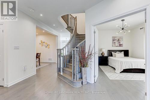 17 Charles White Court, East Gwillimbury, ON - Indoor Photo Showing Other Room