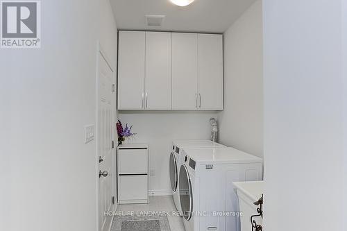 17 Charles White Court, East Gwillimbury, ON - Indoor Photo Showing Laundry Room