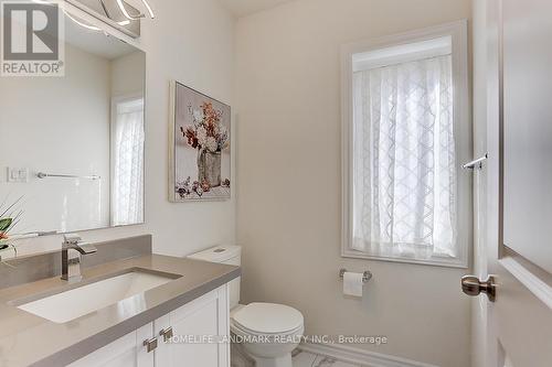 17 Charles White Court, East Gwillimbury, ON - Indoor Photo Showing Bathroom