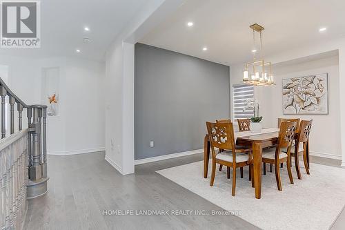 17 Charles White Court, East Gwillimbury, ON - Indoor Photo Showing Dining Room