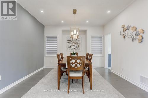 17 Charles White Court, East Gwillimbury, ON - Indoor Photo Showing Dining Room