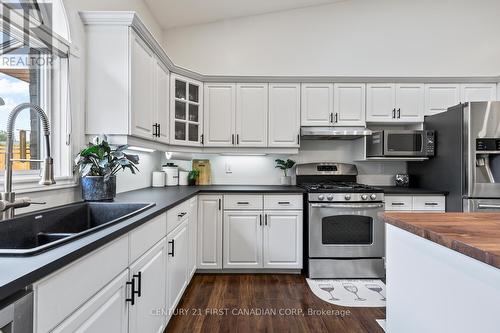 20 Linwood Drive, Thames Centre (Dorchester), ON - Indoor Photo Showing Kitchen With Double Sink