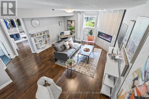 20 Linwood Drive, Thames Centre (Dorchester), ON - Indoor Photo Showing Living Room