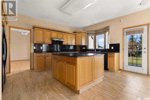 6006 Wascana Court, Regina, SK - Indoor Photo Showing Kitchen