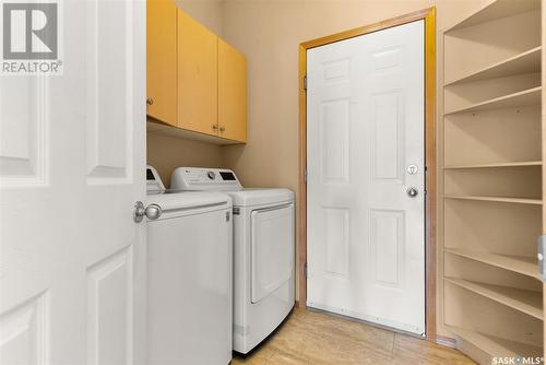 6006 Wascana Court, Regina, SK - Indoor Photo Showing Laundry Room