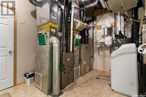 6006 Wascana Court, Regina, SK - Indoor Photo Showing Basement