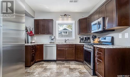 1314 3Rd Avenue Ne, Moose Jaw, SK - Indoor Photo Showing Kitchen