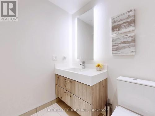 2902 - 1 Yorkville Avenue, Toronto (Annex), ON - Indoor Photo Showing Bathroom