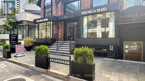 2902 - 1 Yorkville Avenue, Toronto (Annex), ON - Outdoor