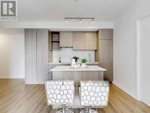 2902 - 1 Yorkville Avenue, Toronto (Annex), ON - Indoor Photo Showing Kitchen