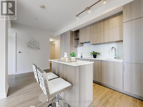 2902 - 1 Yorkville Avenue, Toronto (Annex), ON - Indoor Photo Showing Kitchen