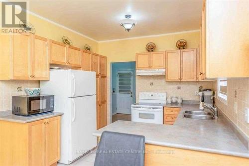 3 Orchid Drive, Brampton (Northwest Sandalwood Parkway), ON - Indoor Photo Showing Kitchen With Double Sink