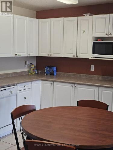 504 - 261 Lester Street, Waterloo, ON - Indoor Photo Showing Kitchen