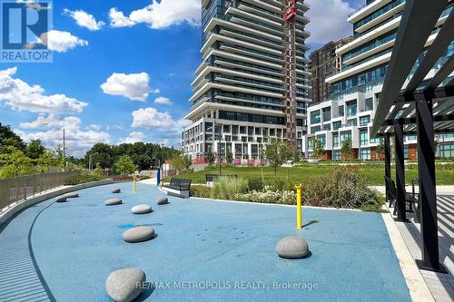 514 - 30 Inn On The Park Drive, Toronto (Banbury-Don Mills), ON - Outdoor