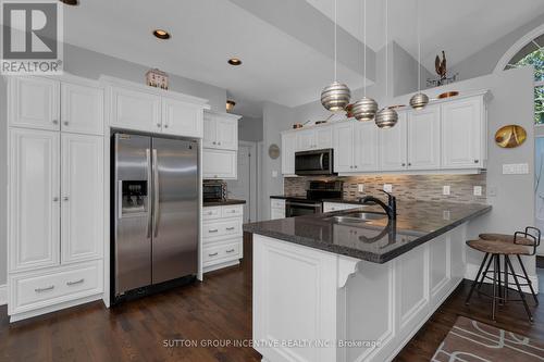 15 Alpine Way, Oro-Medonte (Horseshoe Valley), ON - Indoor Photo Showing Kitchen With Stainless Steel Kitchen With Double Sink With Upgraded Kitchen