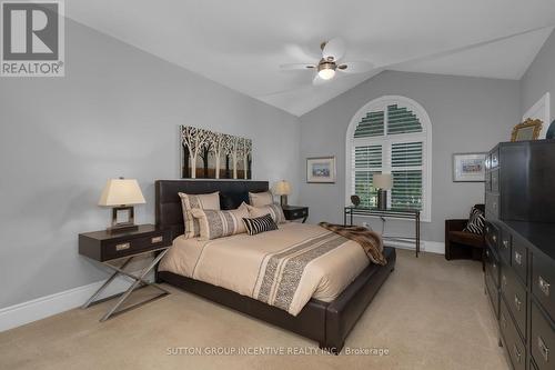 15 Alpine Way, Oro-Medonte (Horseshoe Valley), ON - Indoor Photo Showing Bedroom