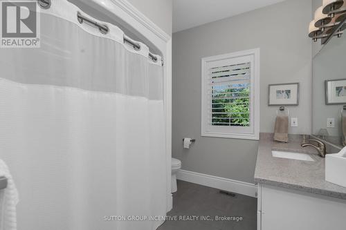 15 Alpine Way, Oro-Medonte (Horseshoe Valley), ON - Indoor Photo Showing Bathroom