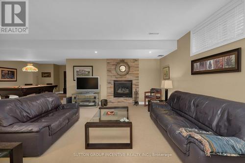 15 Alpine Way, Oro-Medonte (Horseshoe Valley), ON - Indoor Photo Showing Living Room With Fireplace