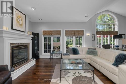 15 Alpine Way, Oro-Medonte (Horseshoe Valley), ON - Indoor Photo Showing Living Room With Fireplace