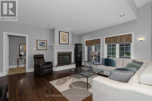 15 Alpine Way, Oro-Medonte (Horseshoe Valley), ON - Indoor Photo Showing Living Room With Fireplace