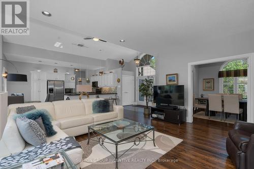 15 Alpine Way, Oro-Medonte (Horseshoe Valley), ON - Indoor Photo Showing Living Room