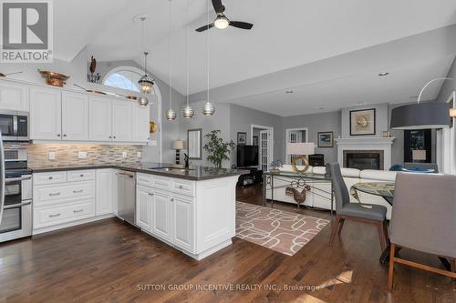 15 Alpine Way, Oro-Medonte (Horseshoe Valley), ON - Indoor Photo Showing Kitchen With Fireplace With Upgraded Kitchen