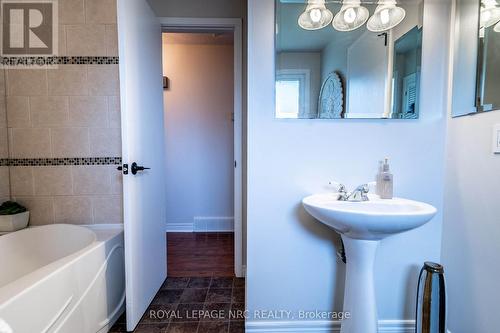 23 Marc Boulevard, Welland, ON - Indoor Photo Showing Bathroom