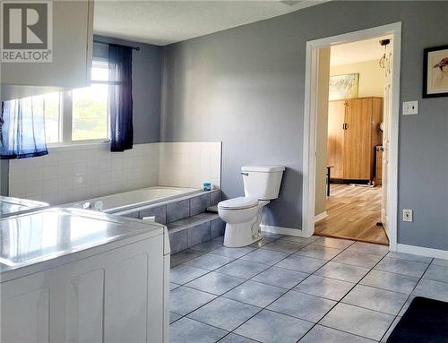 3265 Front Road Unit#11, Hawkesbury, ON - Indoor Photo Showing Bathroom