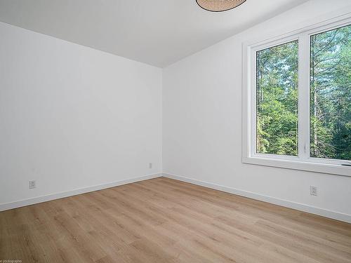 Master bedroom - 120 Ch. De La Montagne-Cachée, Chertsey, QC - Indoor Photo Showing Other Room