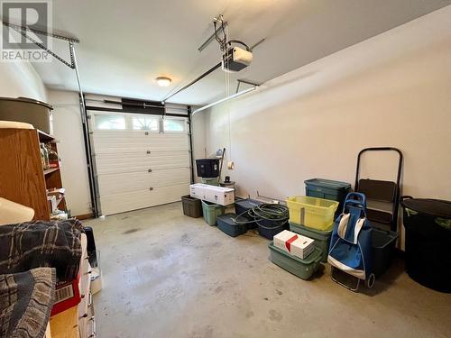 811 Kildare Street, New Denver, BC - Indoor Photo Showing Garage