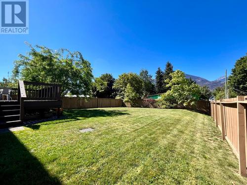 811 Kildare Street, New Denver, BC - Outdoor With Backyard