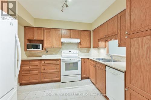 308 - 115 Bonis Avenue, Toronto (Tam O'Shanter-Sullivan), ON - Indoor Photo Showing Kitchen With Double Sink