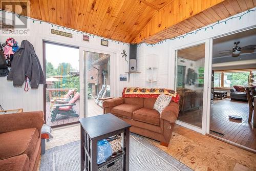 119 Frontenac Crescent, Deep River, ON - Indoor Photo Showing Living Room