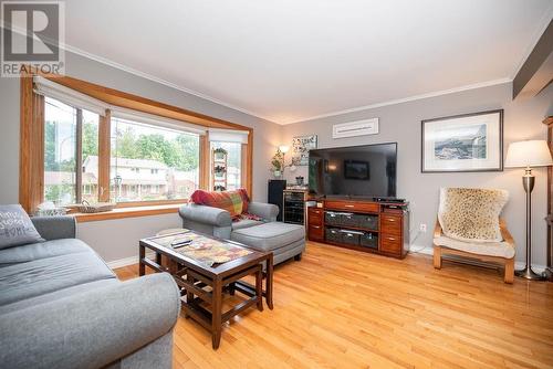 119 Frontenac Crescent, Deep River, ON - Indoor Photo Showing Living Room