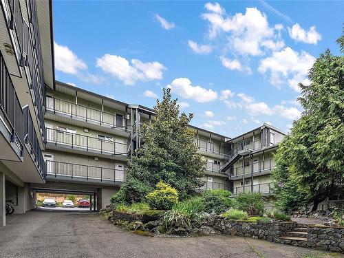 203-991 Cloverdale Ave, Saanich, BC - Outdoor With Balcony