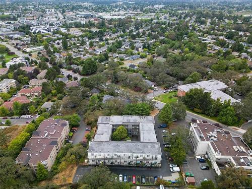 203-991 Cloverdale Ave, Saanich, BC - Outdoor With View