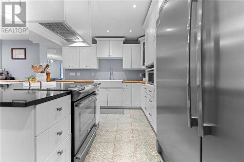 2110 Westmeath Road, Westmeath, ON - Indoor Photo Showing Kitchen With Upgraded Kitchen