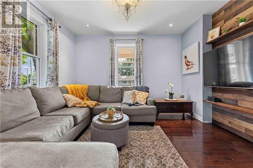 2110 Westmeath Road, Westmeath, ON - Indoor Photo Showing Living Room