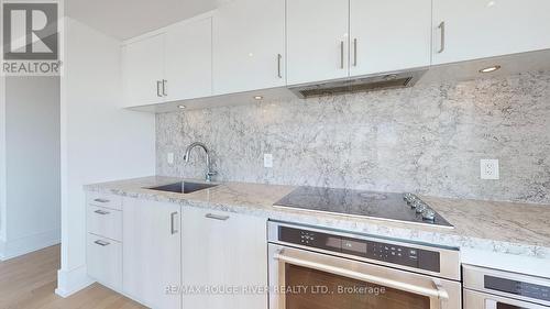 953 - 25 Adra Grado Way, Toronto, ON - Indoor Photo Showing Kitchen With Upgraded Kitchen