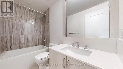 953 - 25 Adra Grado Way, Toronto, ON - Indoor Photo Showing Bathroom