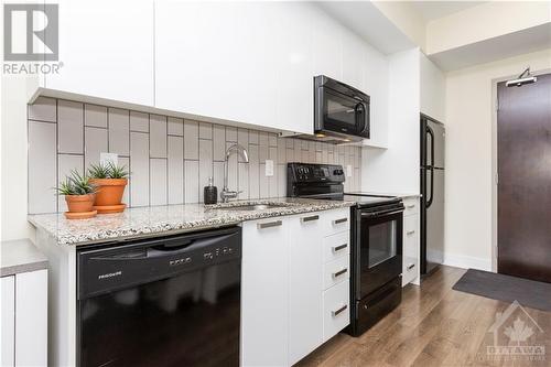 2785 Baseline Road Unit#301, Ottawa, ON - Indoor Photo Showing Kitchen