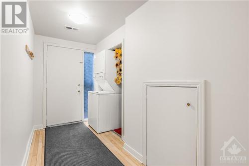 408-410 Allen Boulevard, Ottawa, ON - Indoor Photo Showing Laundry Room