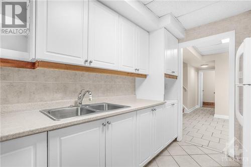 408-410 Allen Boulevard, Ottawa, ON - Indoor Photo Showing Kitchen With Double Sink