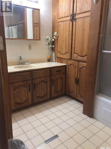 129 3Rd Avenue E, Canora, SK - Indoor Photo Showing Bathroom