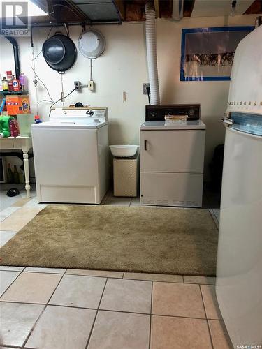 129 3Rd Avenue E, Canora, SK - Indoor Photo Showing Laundry Room