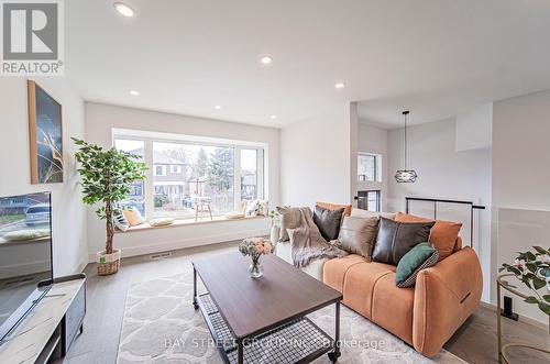 119 Preston Street, Toronto (Birchcliffe-Cliffside), ON - Indoor Photo Showing Living Room