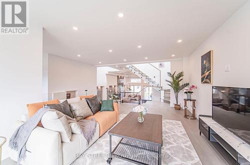 119 Preston Street, Toronto (Birchcliffe-Cliffside), ON - Indoor Photo Showing Living Room